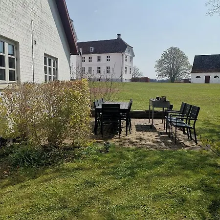 Bed & Breakfast Bo I 'Jagthyblen' Pa Historisk Gods I Naturen