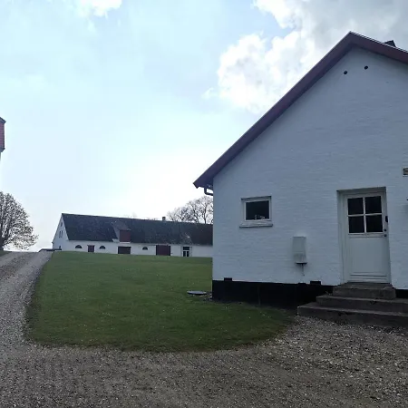 Bed & Breakfast Bo I 'Jagthyblen' Pa Historisk Gods I Naturen
